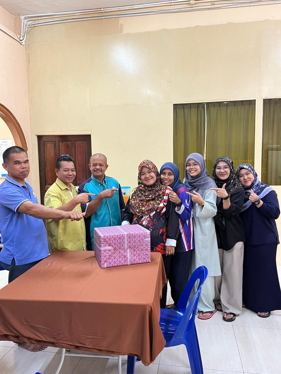 ppk_selama's tweet photo. REPOST:
MAJLIS PERPISAHAN UNTUK PUAN NURFATIN HUSNA KE TEMPAT BARU.
Selamat maju jaya diucapkan kepada Puan NurFatin Husna dari kami warga PPK SELAMA KEDAH.
📷   10 SEPTEMBER 2024
📷   PPK SELAMA KEDAH https://t.co/vGOWOU85xe