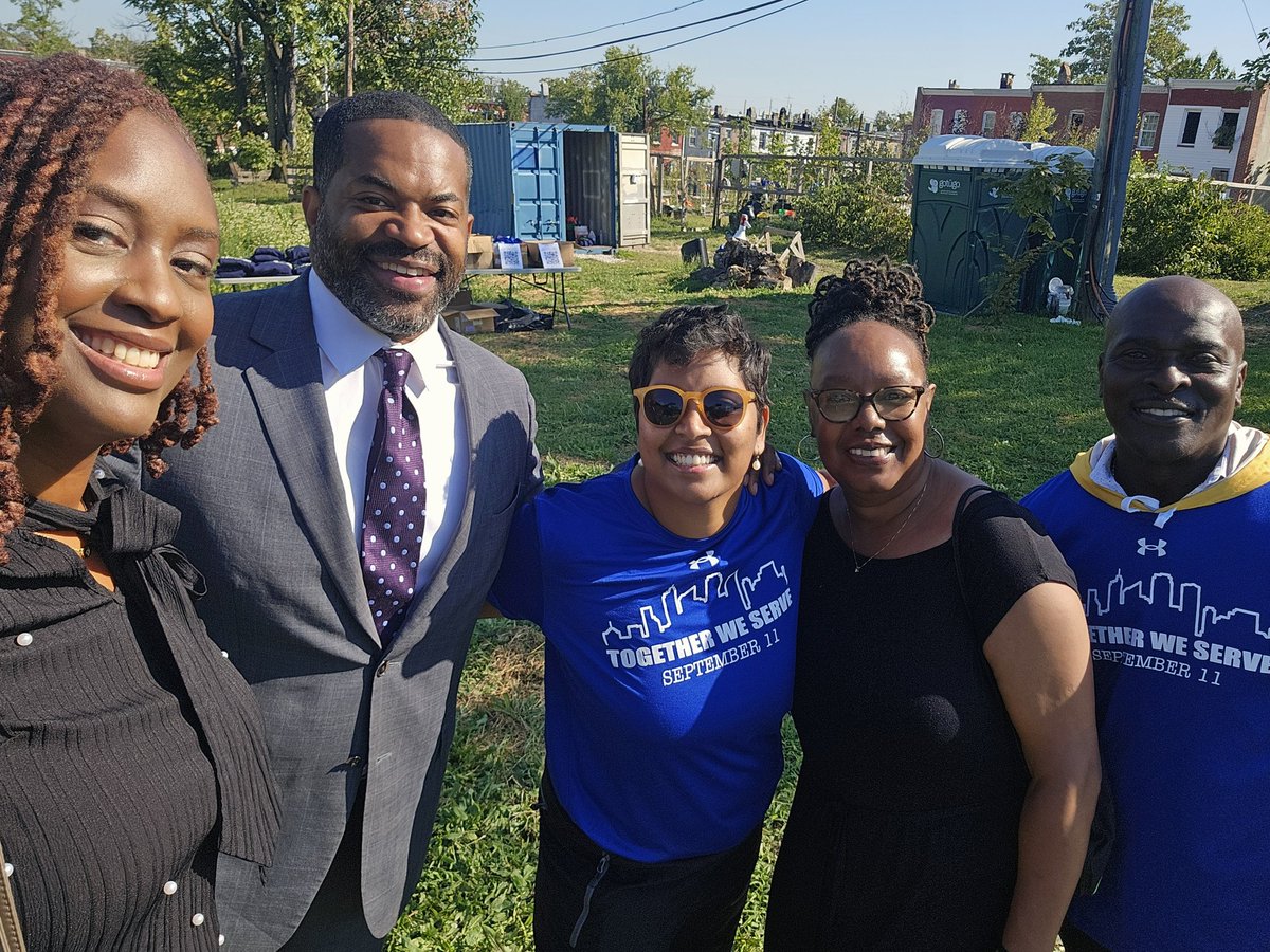 Smith4Delegate's tweet photo. Grateful that @The6thBranch has made community service a tradition on the anniversary of September 11, 2001. It was my honor to begin the day thanking volunteers who were planting trees and plants in the Broadway East community. #ServiceHeals #WeChooseBaltimore #september11 https://t.co/FfYK3EQOL5