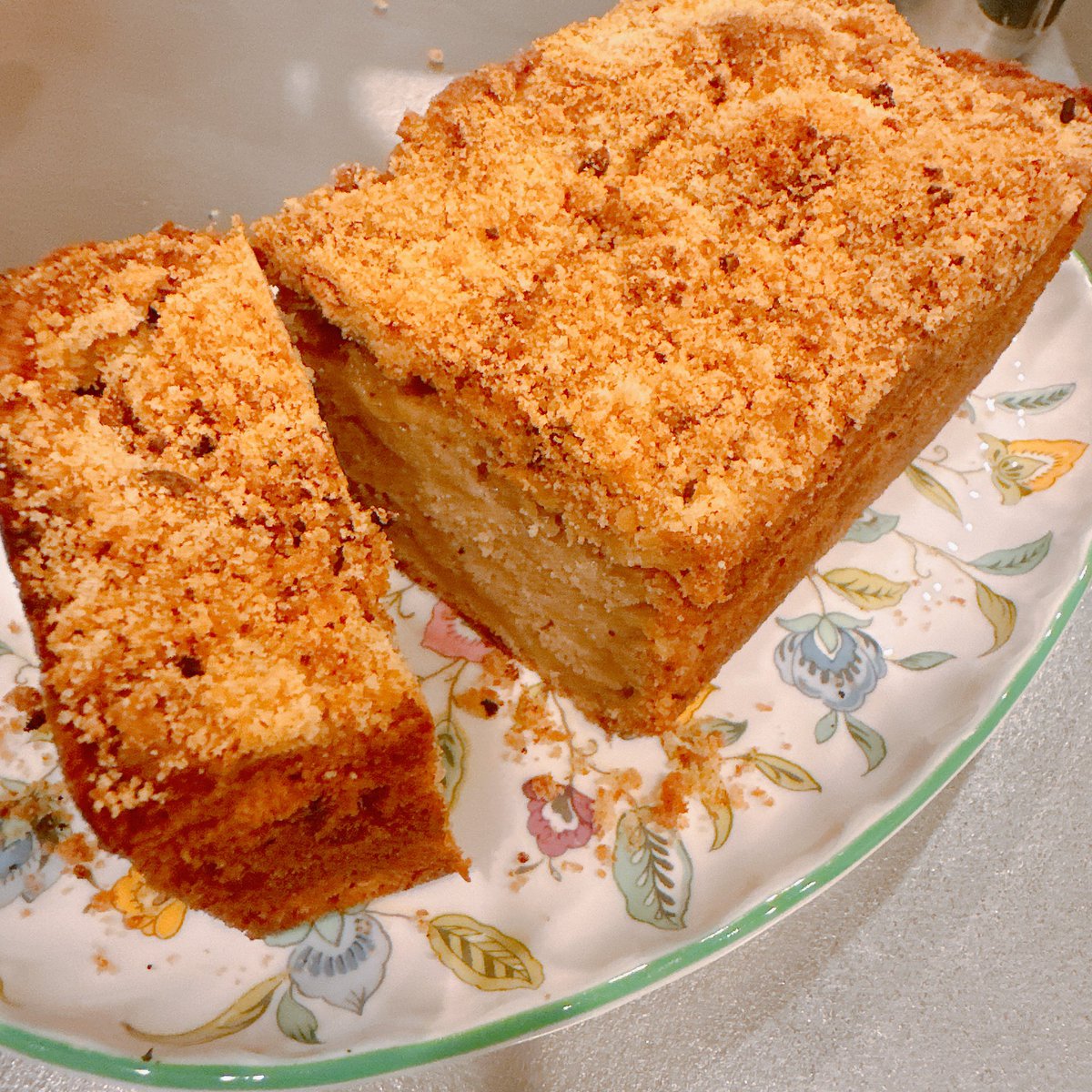 RayMSwolf's tweet image. ブラムリーアップルをたくさんいただいたので焼きました🫶酸味がきゅっとしてて美味しい！ジャムもつくるぞ