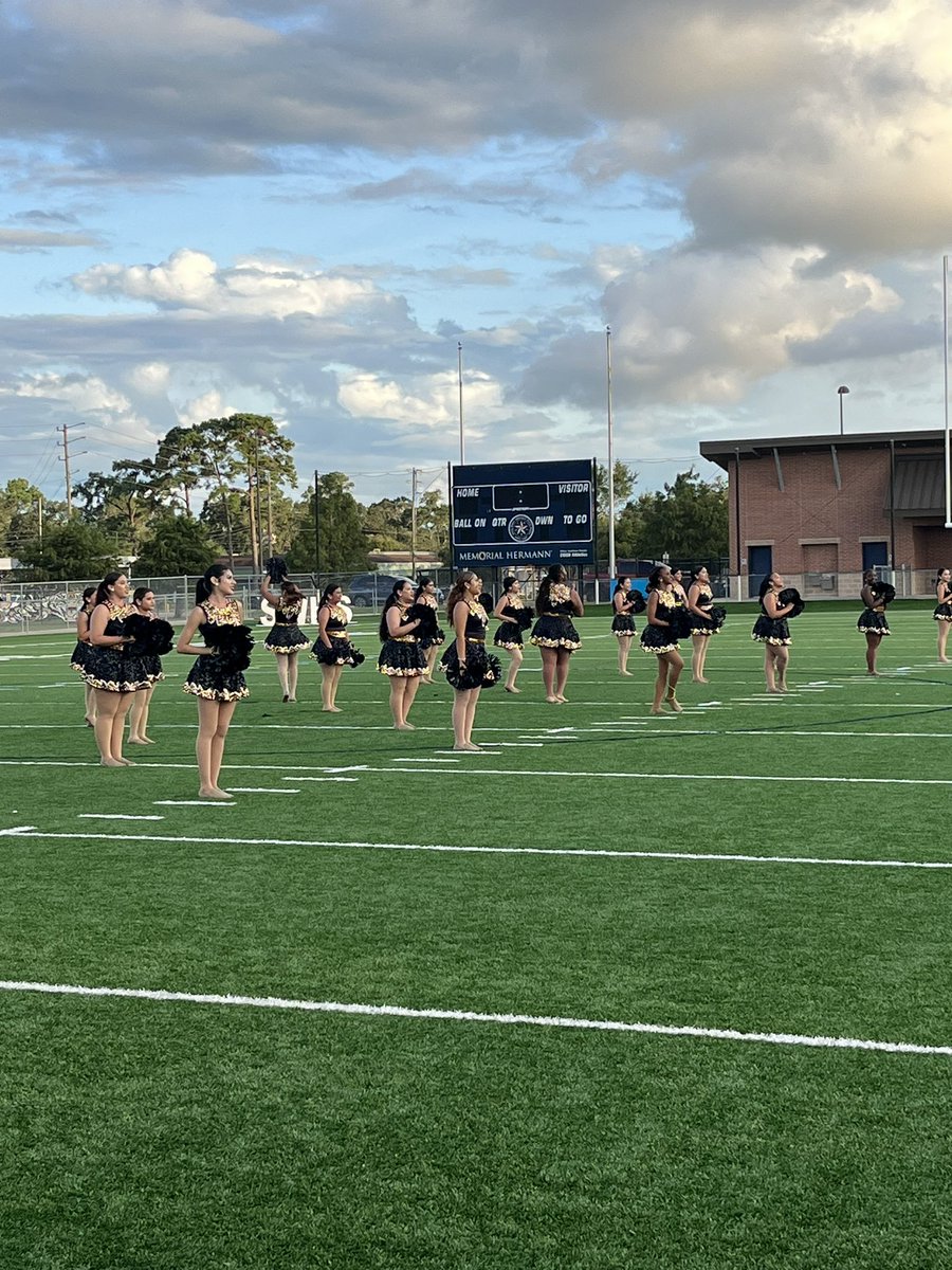 sw_football's tweet photo. Thank you, Tiger nation for showing up tonight at our blackout pep rally! Had a great time recognizing all of our athletes and especially our senior football players
@sbisdathletics 
@CoachRohrs 
@SpringWoodsHigh https://t.co/yQdG4tITec