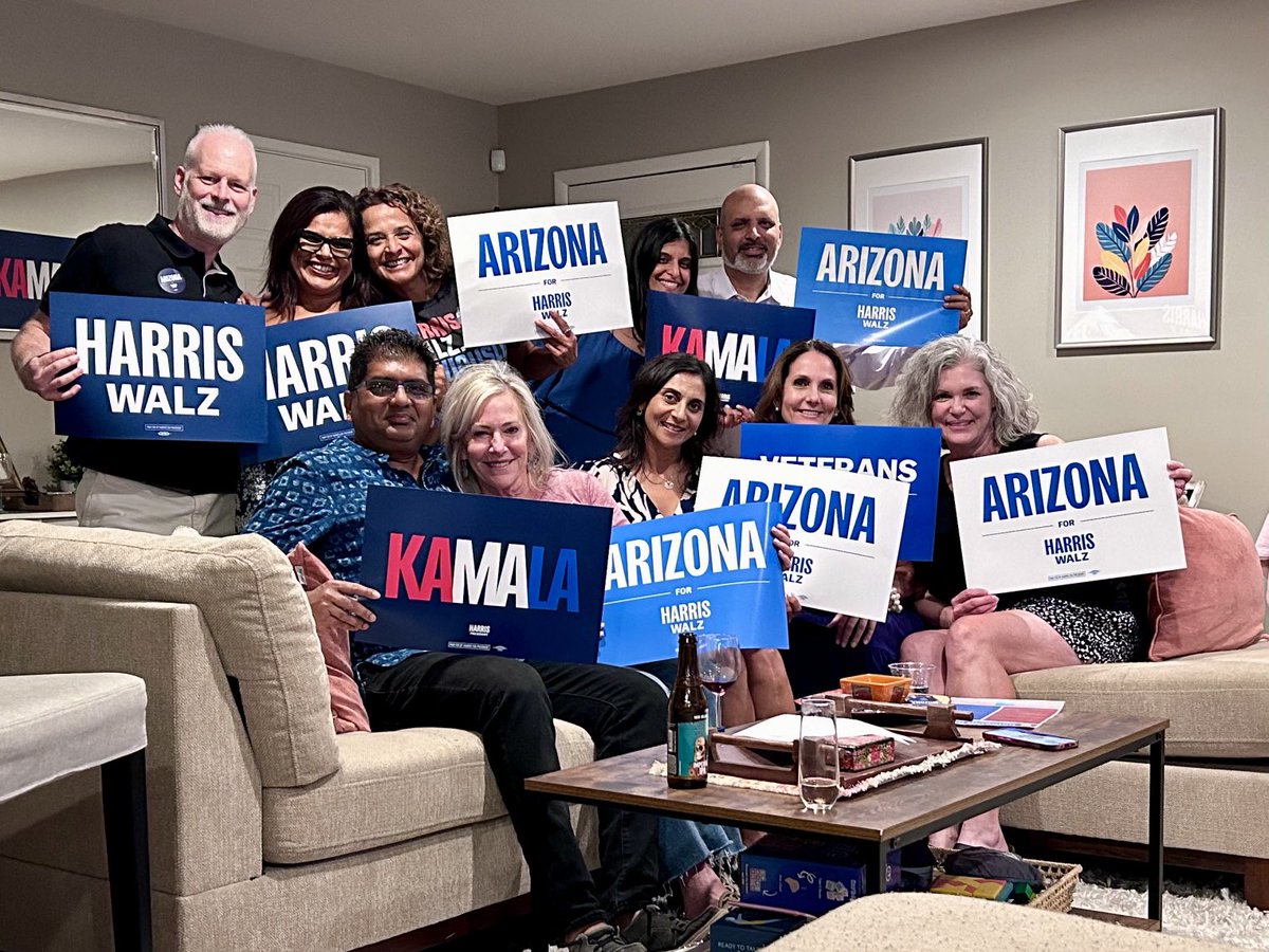 Debate night in AZ was 🔥

58 days. Let’s Gooooo! 💙🇺🇸

#HarrisWalz #shecrushedit #Kamalawon ⁦<a href="/KamalaHarris/">Kamala Harris</a>⁩ ⁦<a href="/azdemparty/">Arizona Democratic Party</a>⁩ ⁦<a href="/KamalaHQ/">Kamala HQ</a>⁩ #Arizona