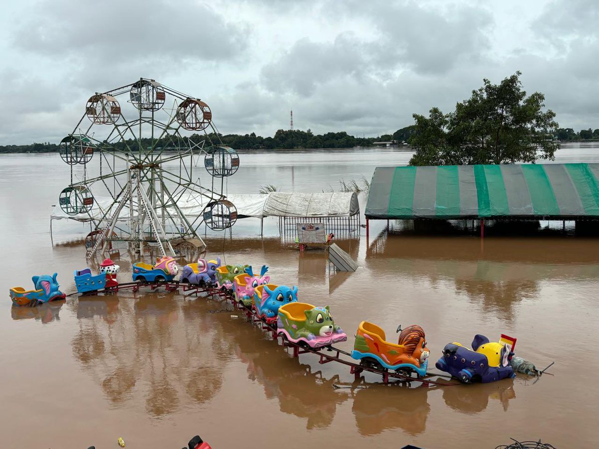 SimonNazer's tweet photo. We are ready to assist the Government of Lao PDR as severe floods impact the northern provinces. 

@uniceflaos is committed to supporting children and families affected by this disaster, ensuring their safety and well-being in these challenging times. https://t.co/0ftZ1w6NNu