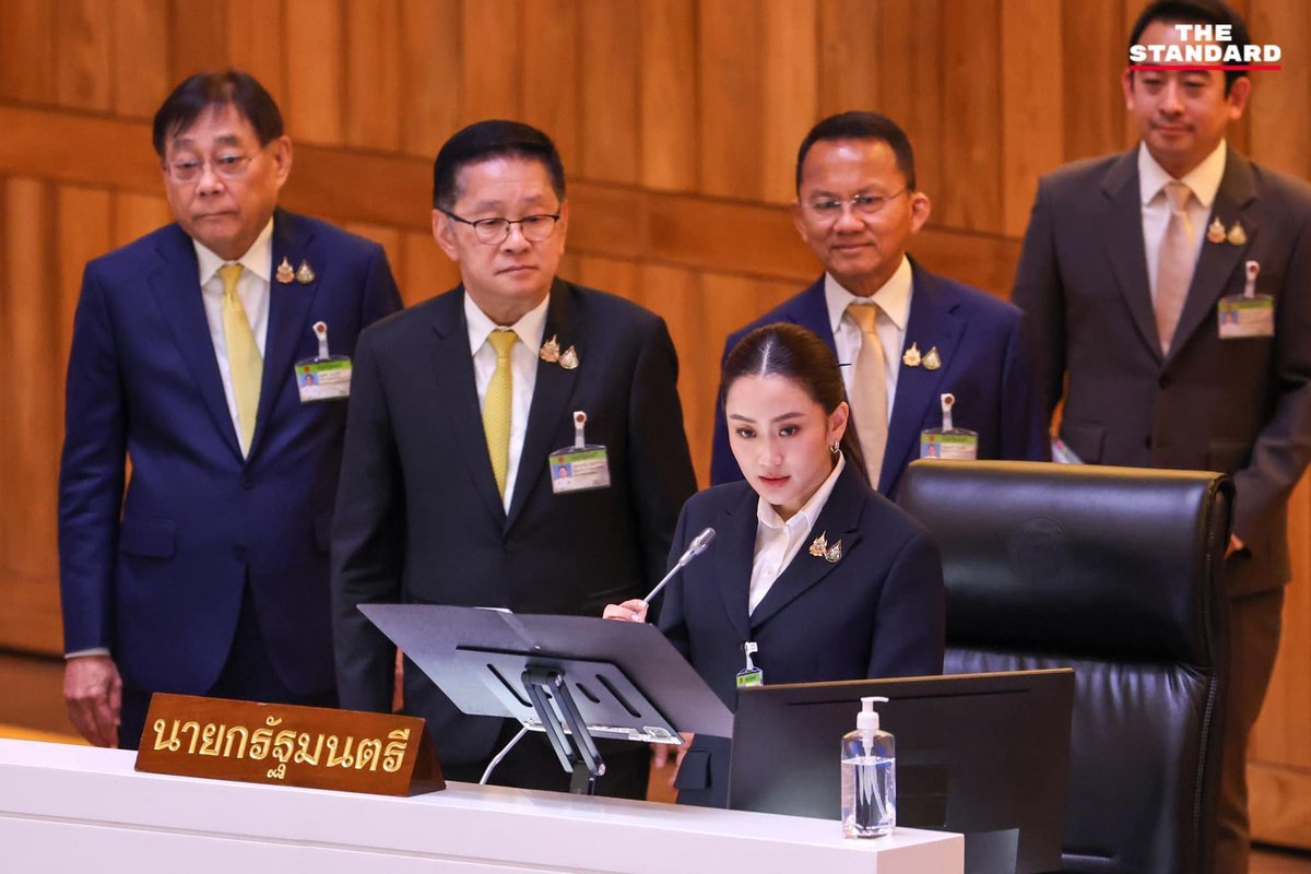 talkingpen88's tweet photo. คุณคิดอย่างไรกับภาพนี้???🙄
#ประชุมสภา #น้ําท่วมเชียงราย https://t.co/ZLyLsJlcEl