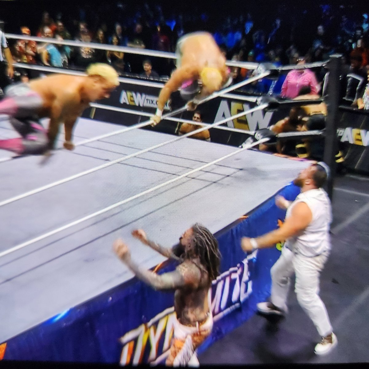 TopperTosh's tweet image. Brings a tear 😢 to your eye when the world FINALLY recognizes the youngest men alive #OUTRUNNERS #TAGTEAMWRESTLING @turbofloyd_ @TruthMagnum @TonyKhan