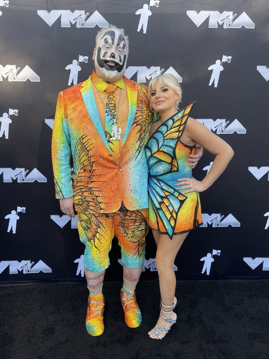 Sarah Russi tweet media