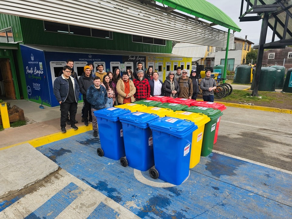 Con los restaurantes de Pucón sigue avanzando el exitoso plan piloto de Recogida Selectiva DAOMA dlvr.it/TD7KX8