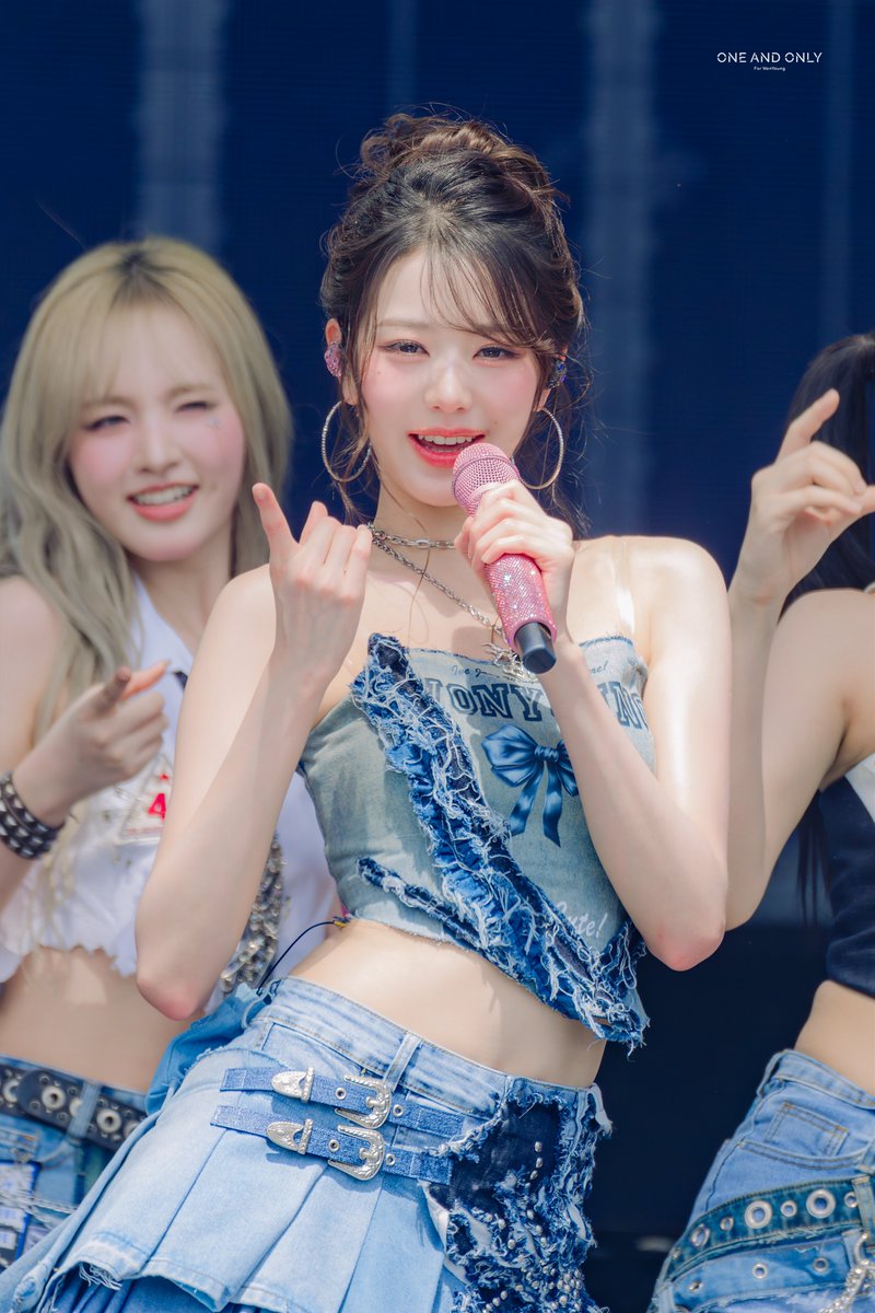 OneandOnly_IVE's tweet photo. 240817 SUMMER SONIC OSAKA  
청량청량💙
#아이브 #IVE #장원영 #원영 #JangWonyoung #Wonyoung
