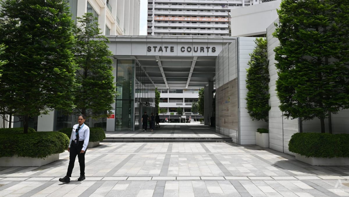 ChannelNewsAsia's tweet image. Police officer charged with drink driving, injuring motorcyclist in alleged hit-and-run incident channelnewsasia.com/singapore/poli…