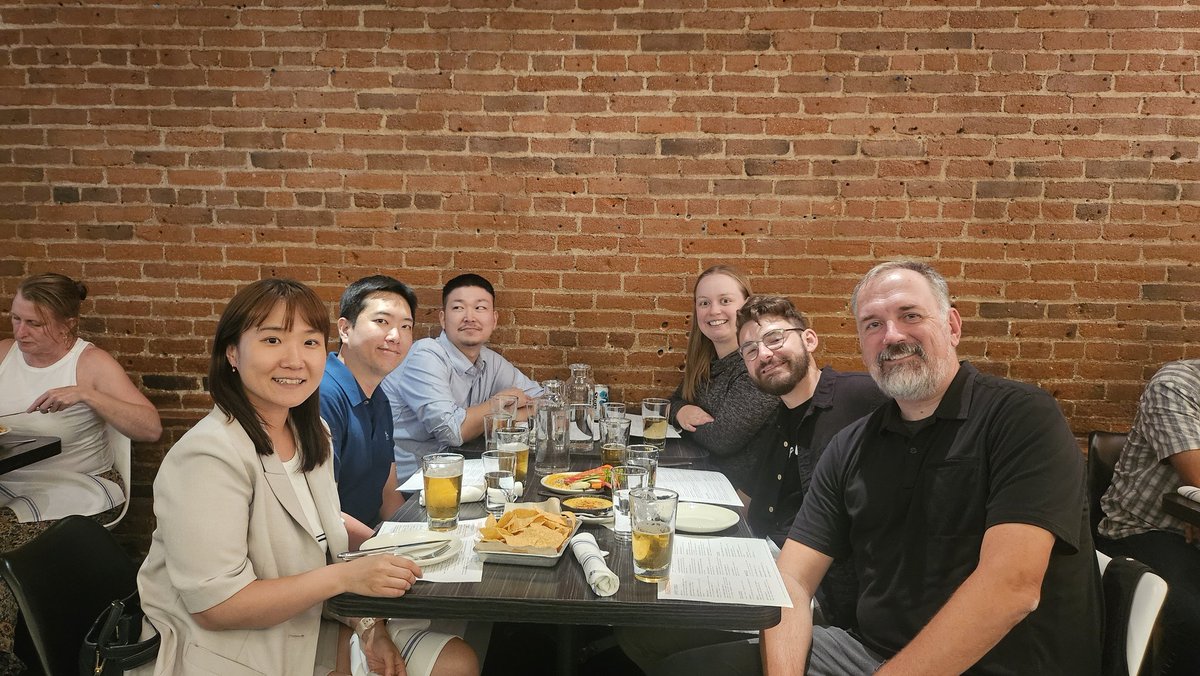 Shin_NBELab's tweet photo. #ACSfall2024 @BurdickLab @CaprioNiko @subinjin_nbel @Fiber_Matt During ACS fall meeting 2024, we visited new Burdick Lab in colorado. It was fantastic food and experience. Special thanks to Jason and Niko. https://t.co/aJIR7ztIae