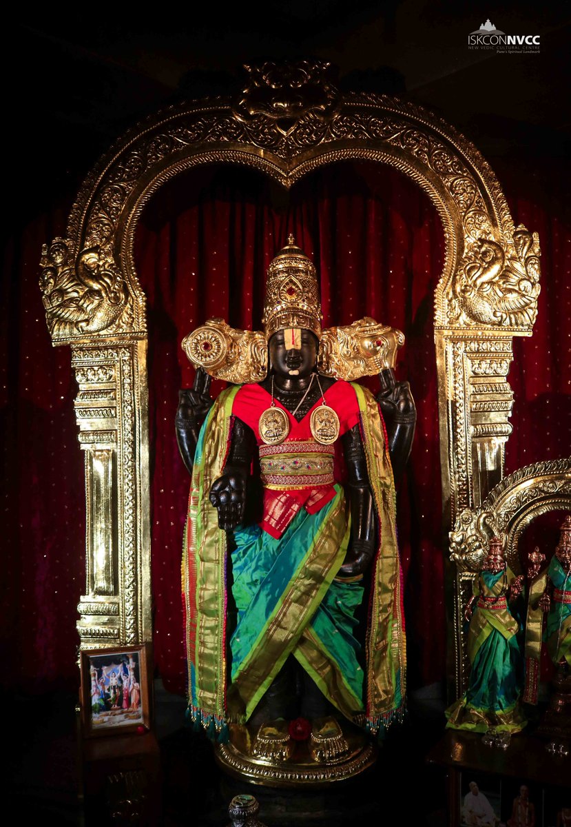ISKCONPune's tweet photo. 🌷Mangal Arati Darshan🌷🗓12/09/2024🙏🚩@ISKCONNVCCPune🚩
.
.
#ISKCONNVCCPune #ISKCONNVCC #ISKCONPune
#ISKCON #12thseptember #12thseptember2024 #Thursday
#kirtan #Harekrishna #Krishna #Kirtan #Krishna
#Harinaamsankirtan #Radheshyamdas
#Radhe #Radha #Radhakrishna #Radheradhe https://t.co/ocsdIbGtG6