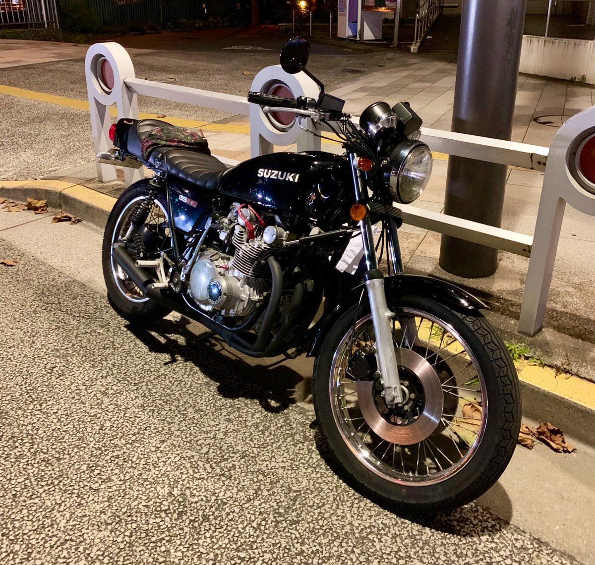 まだ夜も暑い。はやく涼しくなれー
#SUZUKI #motorbike #motorcycle