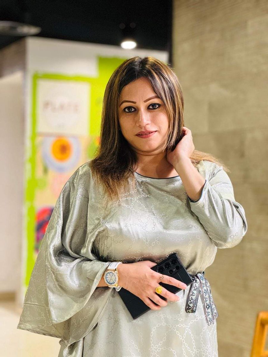 বয়স যতই বাড়ছে বন্ধু ততোই কমছে, দায়িত্ব যতই বাড়ছে চিন্তা ততোই বাড়ছে, সুখ ও শান্তি কমছে, শুধুমাত্র বেঁচে থাকার সংগ্রামে। হয়তোবা এইটাই নিয়তি।
  ডা. মায়েশা চৌধুরী-