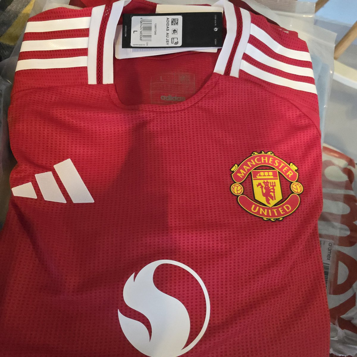 ChampagneTevi's tweet photo. DM for a link to the replica kits I'm selling https://t.co/fctqDfbopy