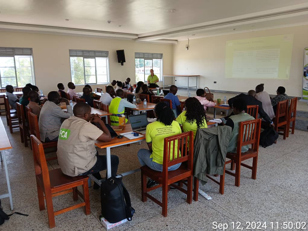 fca_uganda's tweet image. This morning we had a review meeting of the #LEARNProject with stakeholders in Rwamwanja refugee settlement! The project, now in its 6th year, continues to enhance equitable &amp;amp; inclusive quality education for refugee &amp;amp; host community adolescents. Supported by @StatePRM.