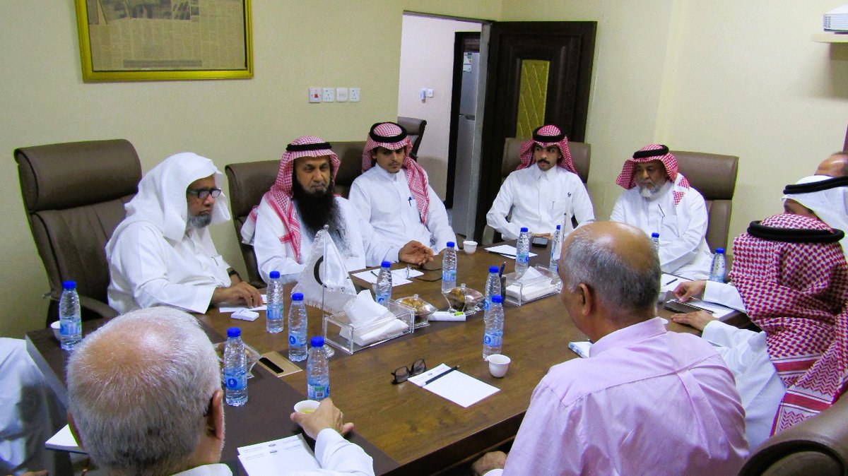 AlsoltyahEdu's tweet photo. اجتماع فريق الإشراف التربوي
بــ #شركة_أطوار_الذكية_للتعليم
مع قيادات #المدرسة_الصولتية لتحفيظ القرآن الكريم، لاستعراض آلية العمل الإشرافي
يوم الأربعاء 1445/03/08هـ
الموافق 2024/09/11م
بمقر إدارة وقف #المدرسة_الصولتية

#مكه_المكرمة
#صباح__الخير https://t.co/NHLF4lXu6a