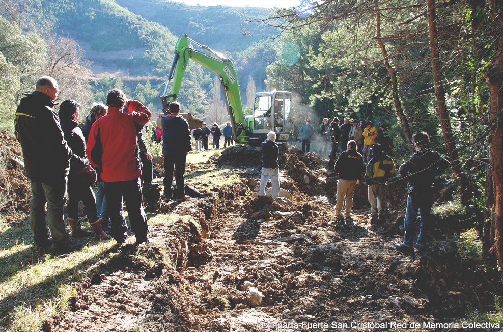 Navarra 1936 Nafarroa (@1936_na) on Twitter photo El Banco de ADN de <a href="/gob_na/">Gobierno de Navarra</a> ha identificado a Segundo Hernández Blanco en la fosa de Elia (2015), donde fue asesinado con dos compañeros tras fugarse del Fuerte de San Cristóbal en mayo de 1938. Son ya 43 identificaciones, entre ellos 9 fugados. Pero queda trabajo por hacer. El Banco de ADN de <a href="/gob_na/">Gobierno de Navarra</a> ha identificado a Segundo Hernández Blanco en la fosa de Elia (2015), donde fue asesinado con dos compañeros tras fugarse del Fuerte de San Cristóbal en mayo de 1938. Son ya 43 identificaciones, entre ellos 9 fugados. Pero queda trabajo por hacer.