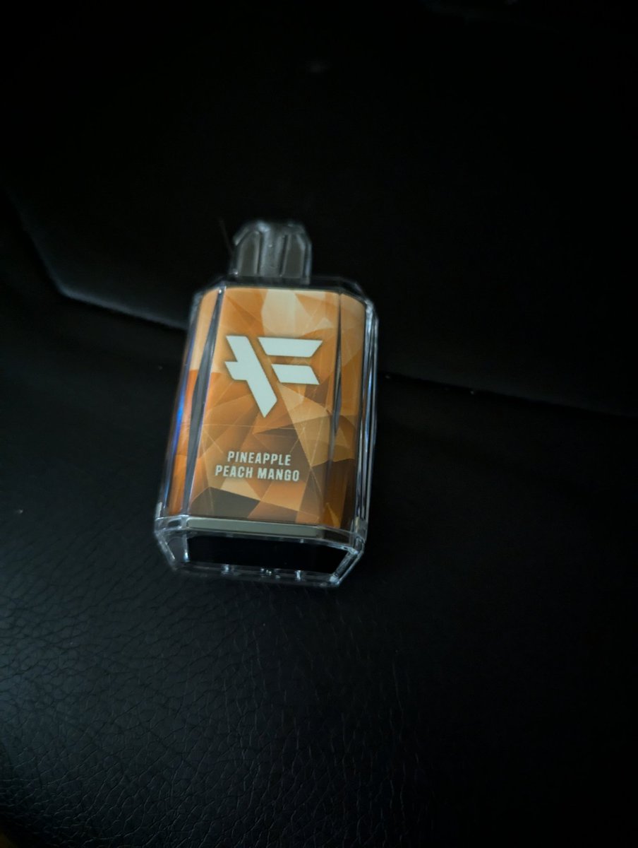 Shakerbator's tweet image. Loving these new Faze Vapes. Just had a puff on it and hit a 6 on with a triple collar. Thanks faze clan 😅😅 ( law suit? ) 😅 #CallofDuty #cod #FaZeUp #faze #CallOfDutyMW3 @Banks @FaZeClan @FaZe_Rain @FaZeApex @Temperrr