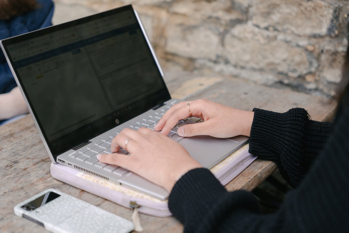 Law and Medicine applicants: the deadlines to register for your admissions tests are approaching:

📅 LNAT - Sunday 15 September
📅 UCAT - Thursday 19 September

Visit our website for more information about the application process: ox.ac.uk/tests

#ApplyingToOxford