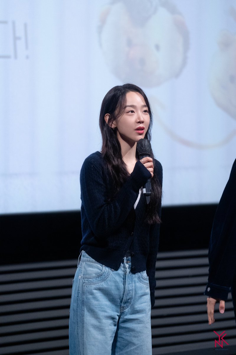 [📷] #투데이YNK 
#신혜선 #나의해리에게

무대인사로 미리 만나본
은호, 혜리, 그리고 혜선! 어떠셨나요?

9월 23일 (월) 밤 10시 ENA <나의 해리에게> 첫 방송까지
많은 관심 부탁드립니다💗

#ShinHaeSun #주은호 #주혜리