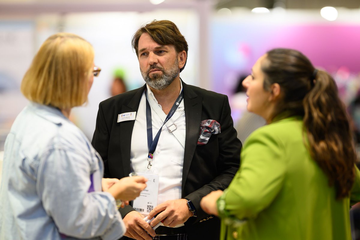 Insights tweet media