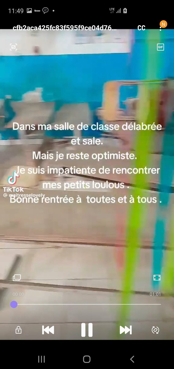 foziaaosman's tweet photo. Ces images choquantes d'1 salle de classe circulent sur tik tok.1 budget conséquent est octroyés à l'éducation nationale.Pourquoi cet état dans ls écoles publiques? Il est temps de dresser 1 bilan sur la gouvernance ds ce ministère. Servir son pays avec engagement est devenu rare https://t.co/AHzraY1JpB