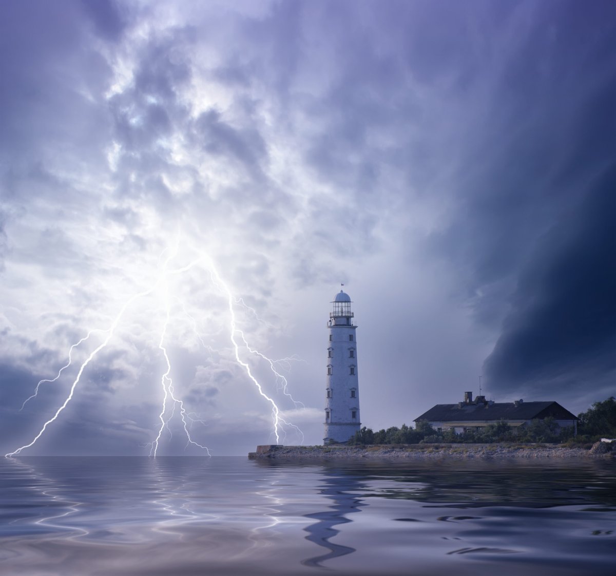 eSailing | Onweer op komst: tien tips dlvr.it/TD7qgQ