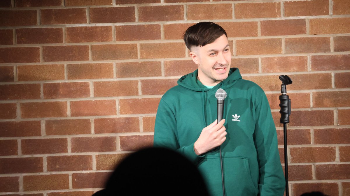 IAmAdamAnwar's tweet image. Last night I opened As Seen on TV at @HWCCLiverpool

It&apos;d been a tough week, my Auntie died on Friday. Then yesterday Islamaphobia was through the roof online 

So getting the chance to showcase my ability at one of the best comedy clubs in the World was a much needed reprieve