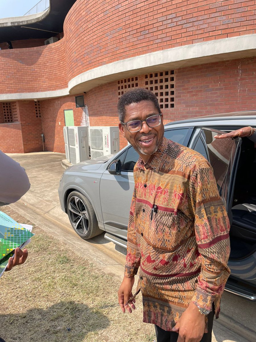 edtea_kzn's tweet photo. IN PICTURES ๐ธ: Arrival of the MEC for @edtea_kzn , @RevMusaZondi , at the 2024 Heritage Month Celebration and Spring Seasonal Campaign happening at uMgungundlovu Media Centre. #HeritageAndTourismMonth #ExploreKZN #CelebrateCulture #TourismCelebration https://t.co/3ehnuPQkLT