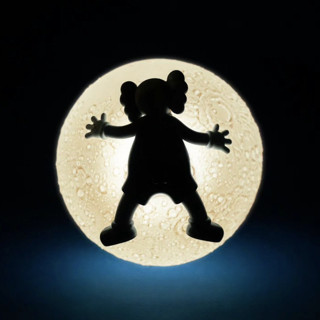 <a href="/ARR_ltd/">AllRightsReserved</a> <a href="/DDT_Store/">DDT Store</a> (2/2)
#TOYSREVILTOYNEWS: "KAWS BIG MOON Lamp" from #KAWS X #AllRightsReserved is apart of the 11th stop of KAWS:HOLIDAY in Shanghai, with these collectibles first released (On #TOYSREVIL: tinyurl.com/szvtdwrw).

<a href="/ARR_ltd/">AllRightsReserved</a>
<a href="/DDT_Store/">DDT Store</a>
#KAWSHOLIDAY
#toynews
#toysblog