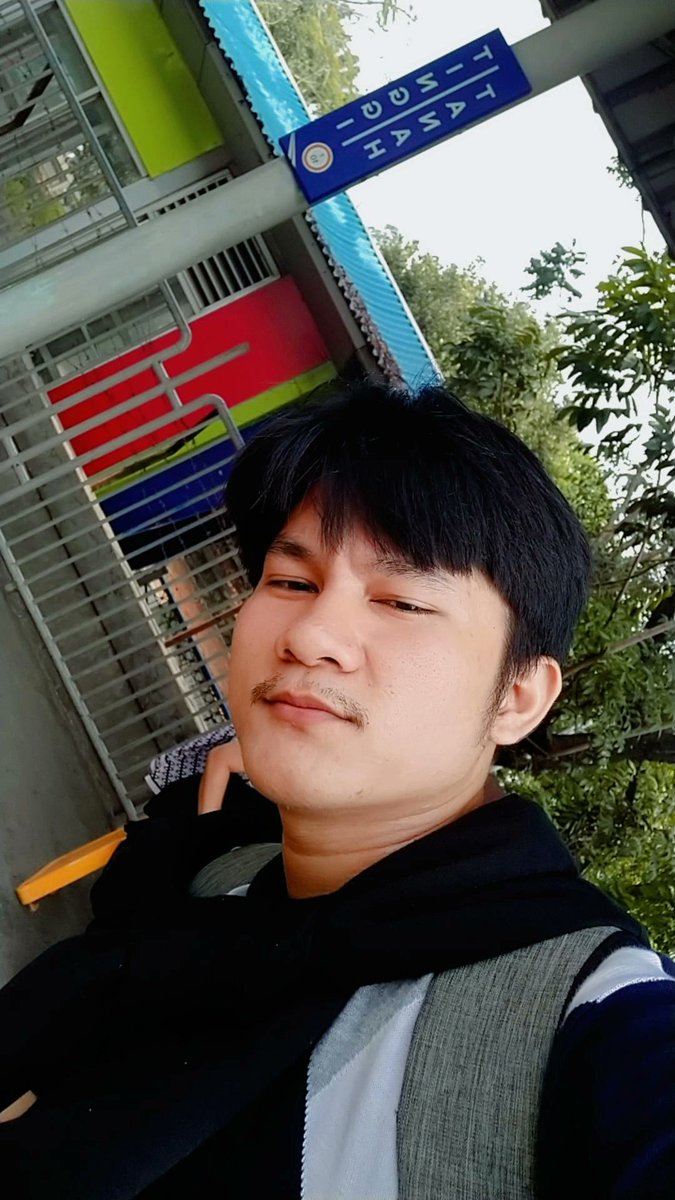 Christian_listh's tweet photo. ngeliatin jodoh didepan mata https://t.co/nAUszITNE5