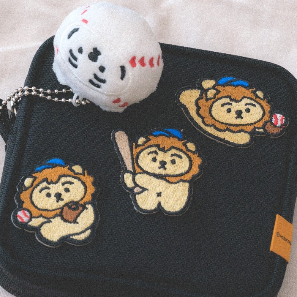 드디어!!! 데리고 왔당구!!!!!
요거 데리고 직관가면 무엇도 부럽지 않아🥹
야구공 키링이랑 뚱랑이 와펜, 사자 와펜 구경하고 가~