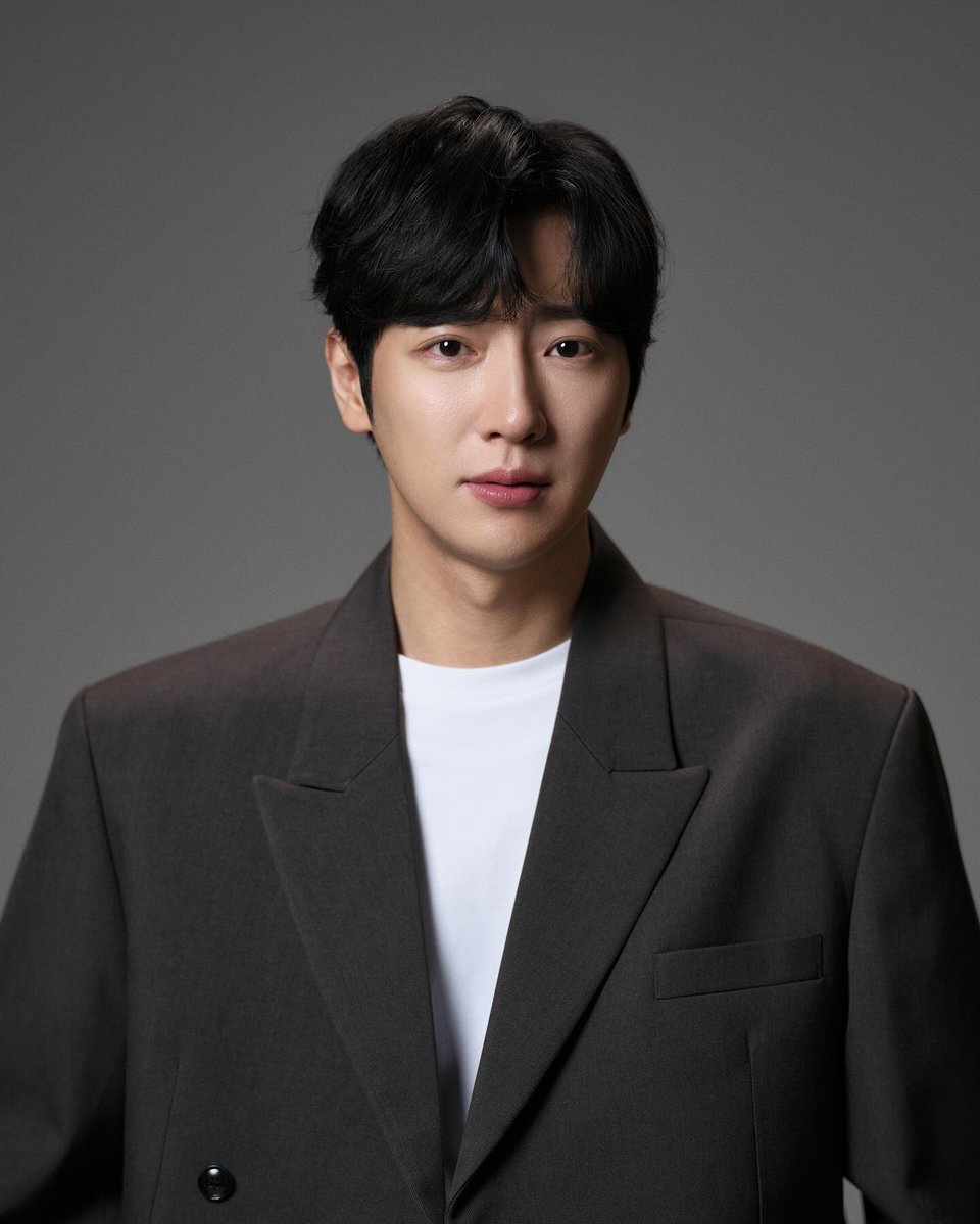 yeoblover's tweet photo. [단독] '새신랑' 이상엽, 새 보금자리 마련 겹경사
🔗https://t.co/SmoSUTkUtS https://t.co/sOxvYc7BX3