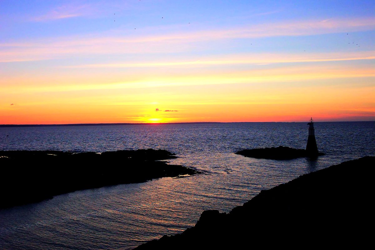 jmlpyt's tweet image. un #jeudiphoto en  Bretagne 

#bretagne #phare #ligthouse #sunset #jmlpyt #photography #photographer #francemagique