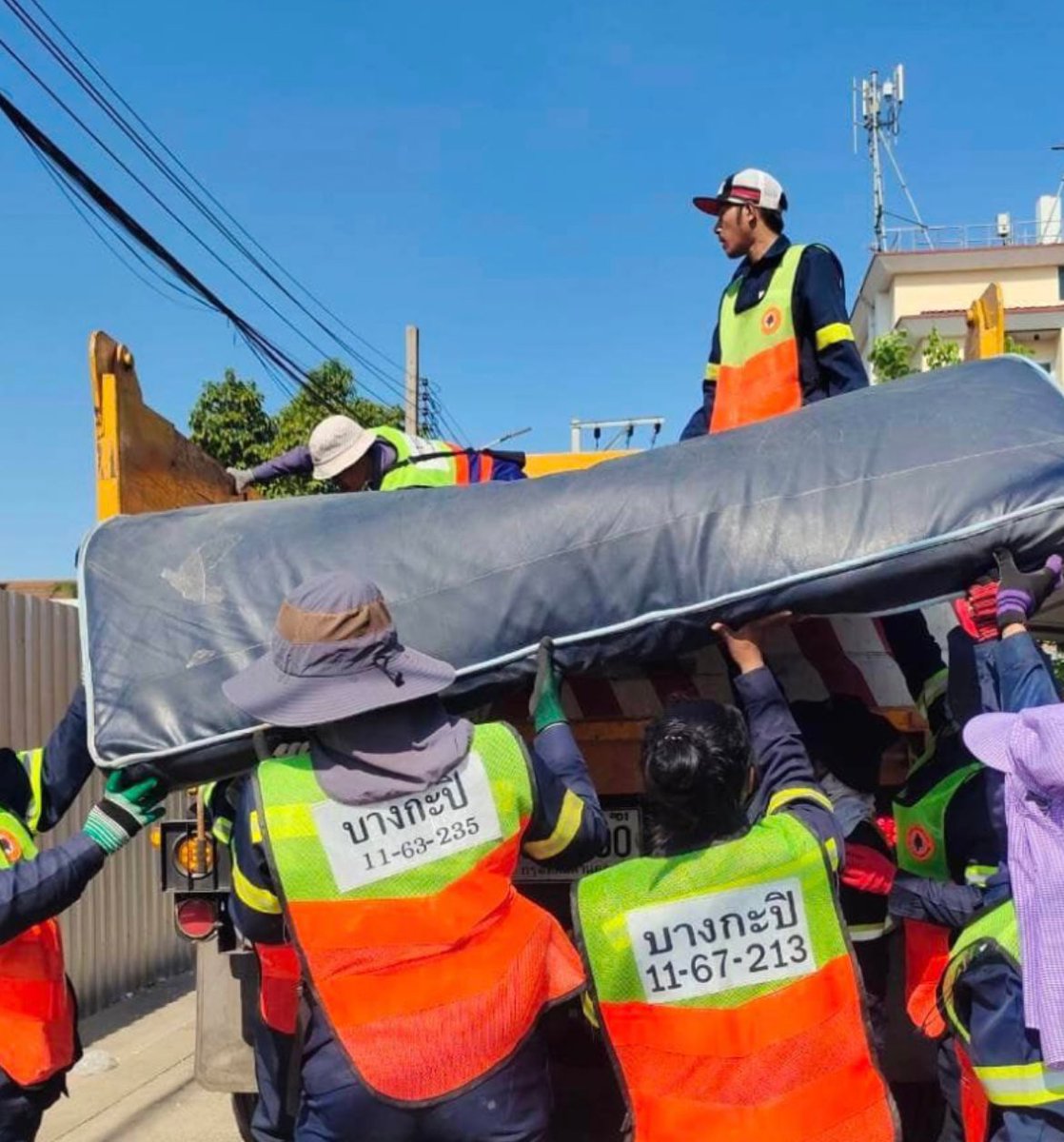 เพื่อนชัชชาติ tweet media