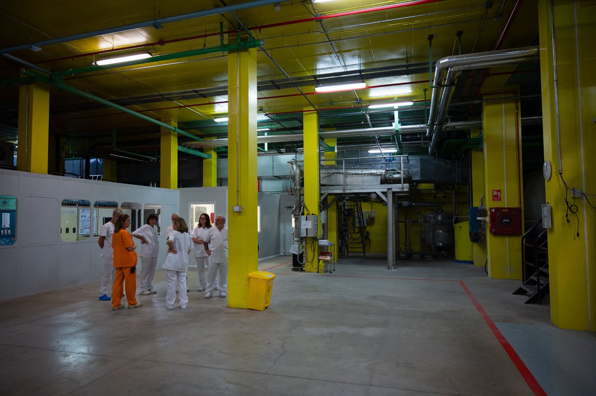 delPinoE's tweet photo. Impresionada con el trabajo de mis compañer@s @CISA_INIA_CSIC: investigación para prevenir/controlar enfermedades transmisibles animales

Hablamos de estrategia científica y de la inminente modernización de sus laboratorios de bioseguridad @CienciaGob 

https://t.co/YwBhVuhL86 https://t.co/hMX7RgAlqn
