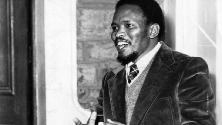 SABCNews_Radio's tweet photo. [LISTEN] Today marks 47 years since the passing of Black Consciousness Movement leader, Stephen Bantu Biko. AZAPO National Spokesperson, Jabu Rakwena says today is the pinnacle of the Biko week which began on the 6th

🔗https://t.co/mKVmxJgx0K

#sabcnews #FirstTakeSA https://t.co/n3fzFEkU4g