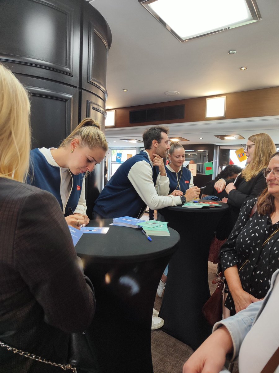 astridanger tweet media