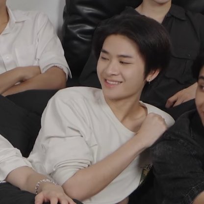 ฉากน้องเน้กเดินจับมือน้องเขินจนจะมุดผ้าหนี ละดูสายตาไอ่ตี๋ โคตรเอ็นดูนางอะ โอ้ยยยยยย (😳)