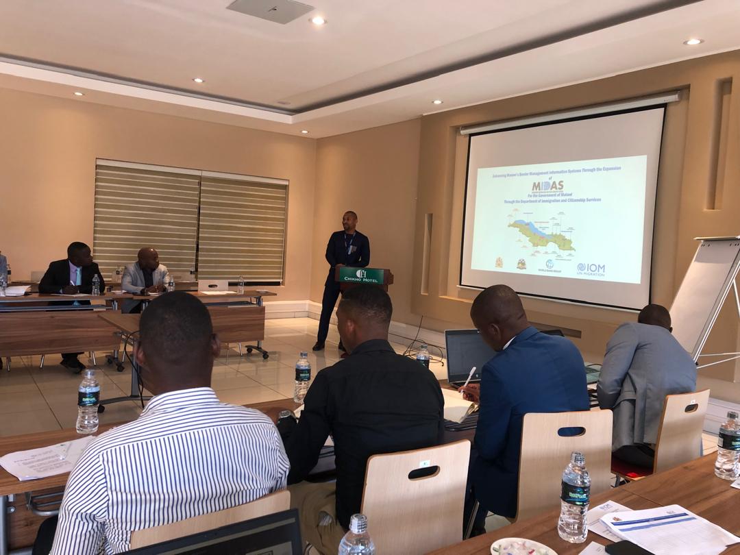 IOMMalawi's tweet photo. 🚀IOM & the Department of Immigration & Citizenship Services are developing SOPs to establish roles and responsibilities for operating the Migration Information Data Analysis System (#MIDAS) in #Malawi, maximizing its effectiveness.
#FacilitatingTrade #IntegratedBorderGovernance https://t.co/dsgZSTTs1G