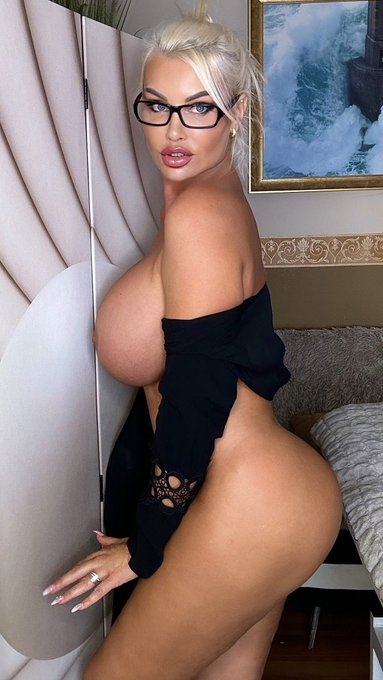 IzabellaMandity