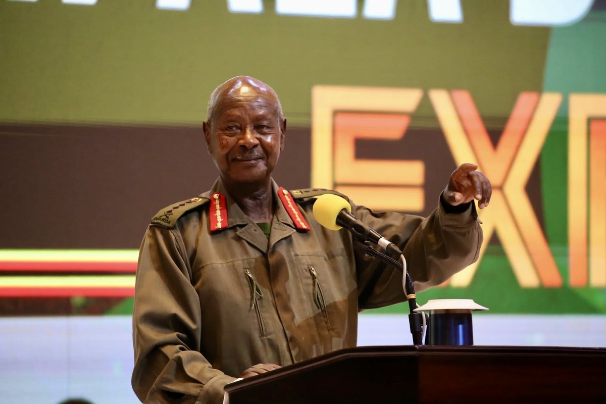 MarthaByabagamb's tweet photo. H.E. President @KagutaMuseveni , our Commander-in-Chief, inaugurated the Defence and Security Expo yesterday at Speke Resort Munyonyo.
@GovUganda @mkainerugaba
@MKarekye @PIMusasizi
@StateHouseUg @KampororoNorman
@KiiraMotors @AKasingye
@PoliceUg @NECUPDF
#DefenceAndSecurityExpo https://t.co/sKyz2wUqbT