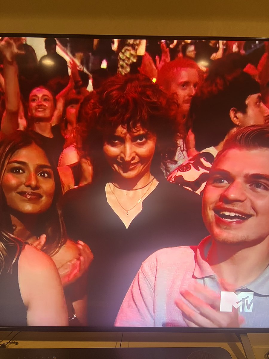 Can someone explain this #VMAs moment 👀