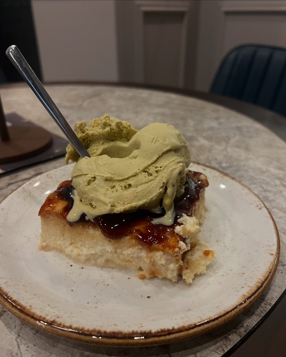 Tri leće je sam po sebi 🤤 ali kad na to dodate omiljenu kuglu sladoleda, u ovom slučaju pistaća, onda sledi potpuno "ludilo" od doze dopamina u organizmu 🤭