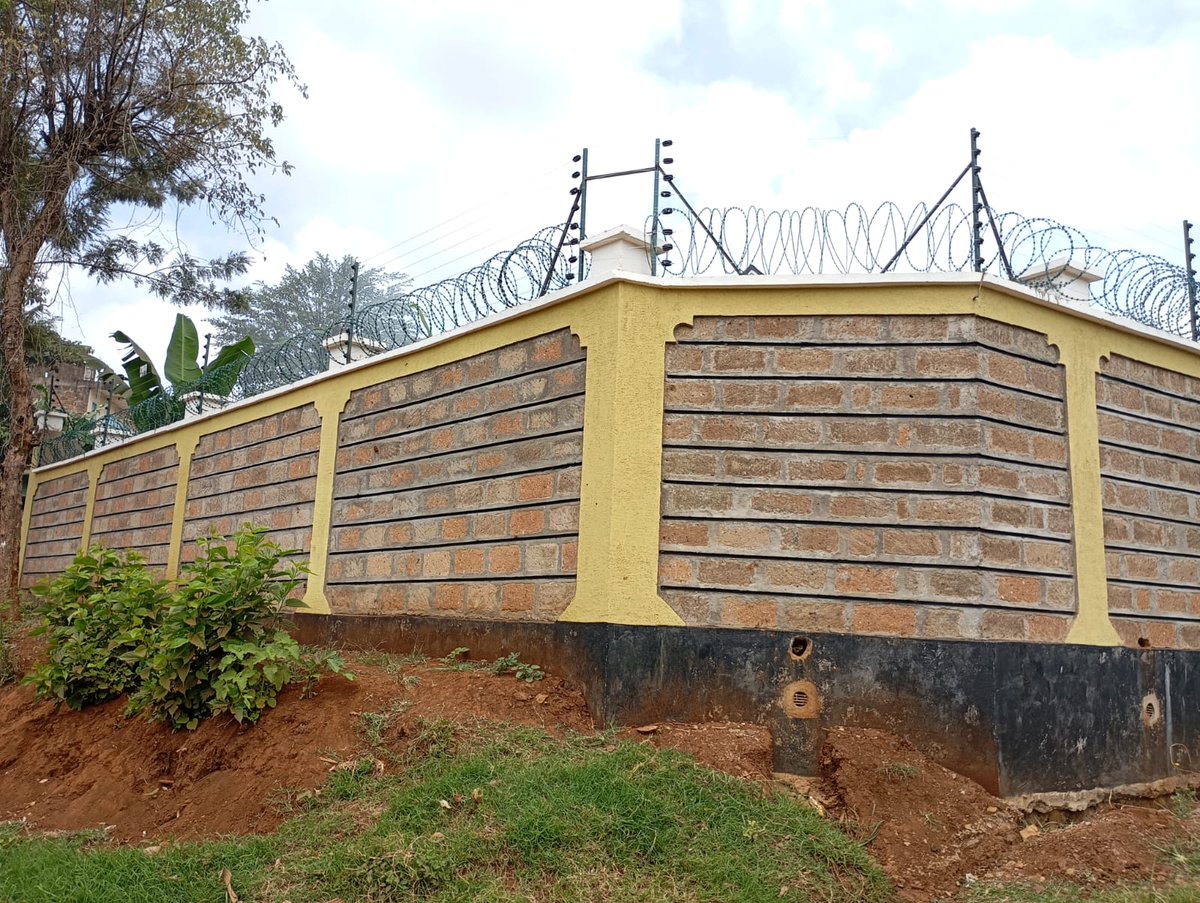 Building the best reliable &amp; long lasting fences is what we do best! 💪 Let's build yours today😀
Call, Text, WhatsApp us on: 0755 984 707
metocus.co.ke Nairobi CBD Sim 2 Juliani Weston Hotel Aoko #HanifaHeist Mai Mahiu #JusticeforEndarashakids Murkomen Indian Ocean