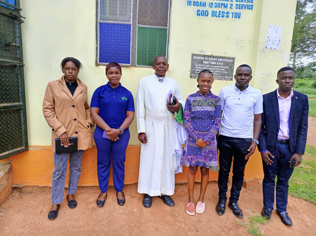 SimchaUganda's tweet image. Our team is at St. Mark Church of Uganda, Nakitoma, where we had a productive meeting with church leaders. We discussed collaborative efforts on how SIMCHA and the church can work together to combat the climate change crisis. #ClimateAction #Collaboration #Sustainability