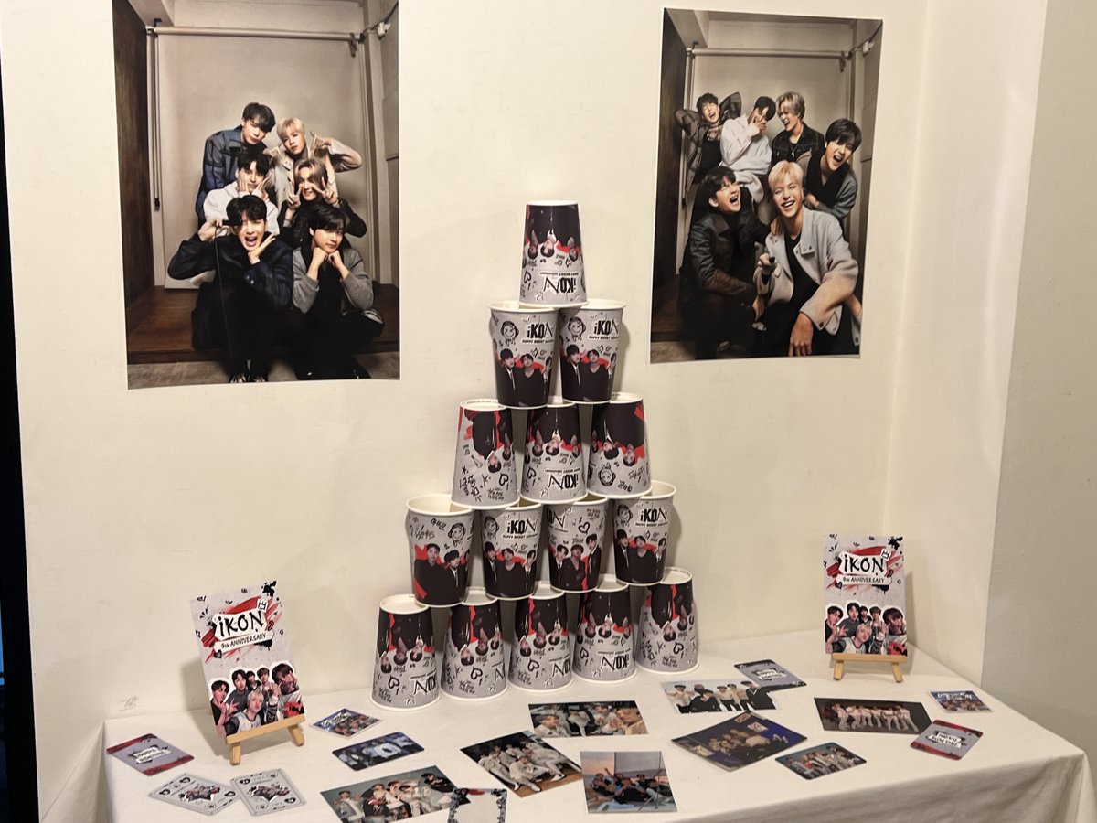 podoal_official's tweet photo. #리트윗
📢 #아이콘 데뷔카페 오픈 임박 🎂

˖♡ ⁺   ᘏ ⑅ ᘏ         
˖° ⁺ (  っ• · • )╮=͟͟͞♡  #아이코닉 이 함께라면 더 행복해요💜

🎁컵홀더+포토카드 2종+투명 포토카드+스티커

📆9/13(금) ~ 9/15(일)
📍#카페_식스 (서울 마포구 와우산로29라길 19 2층​)

#아이콘_우리_천천히_오래가자
로 방문 후기를 남겨주시면 추첨으로 포도알을 드려요🍇

#iKONIC #아이코닉 #김진환 #송윤형 #바비 #김동혁 #구준회 #정찬우 #KPOP #이벤트 #리트윗이벤트