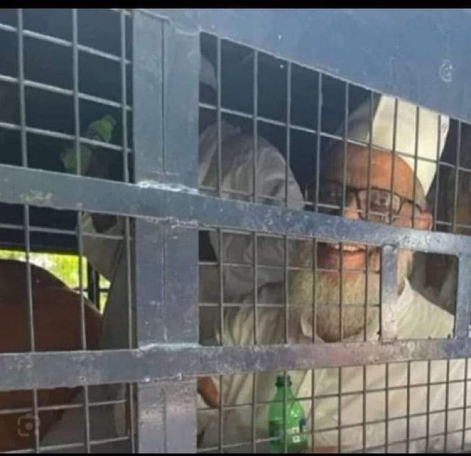 GujjarNadim9981's tweet photo. #molana #kaleem #siddiuqi
जालिम लोग मुस्लिम अवाम के पीछे लगे हुए है
कदर करो अपने ओलामाओ की मिलना कलीम को उमर कैद की सजा सुनादी गई या अल्लाह रहम फरमा रिट्वीट करके साथ दे https://t.co/p77ucR9JrT