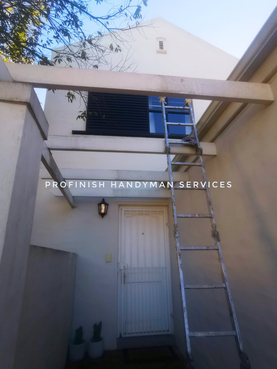 ProFinishHS's tweet image. Our team combines skill, experience, and attention to detail to bring your vision to life—whether it’s refreshing your home with a new coat of paint, transforming your space with a complete renovation #capetown #paint #handyman #agent #realestate