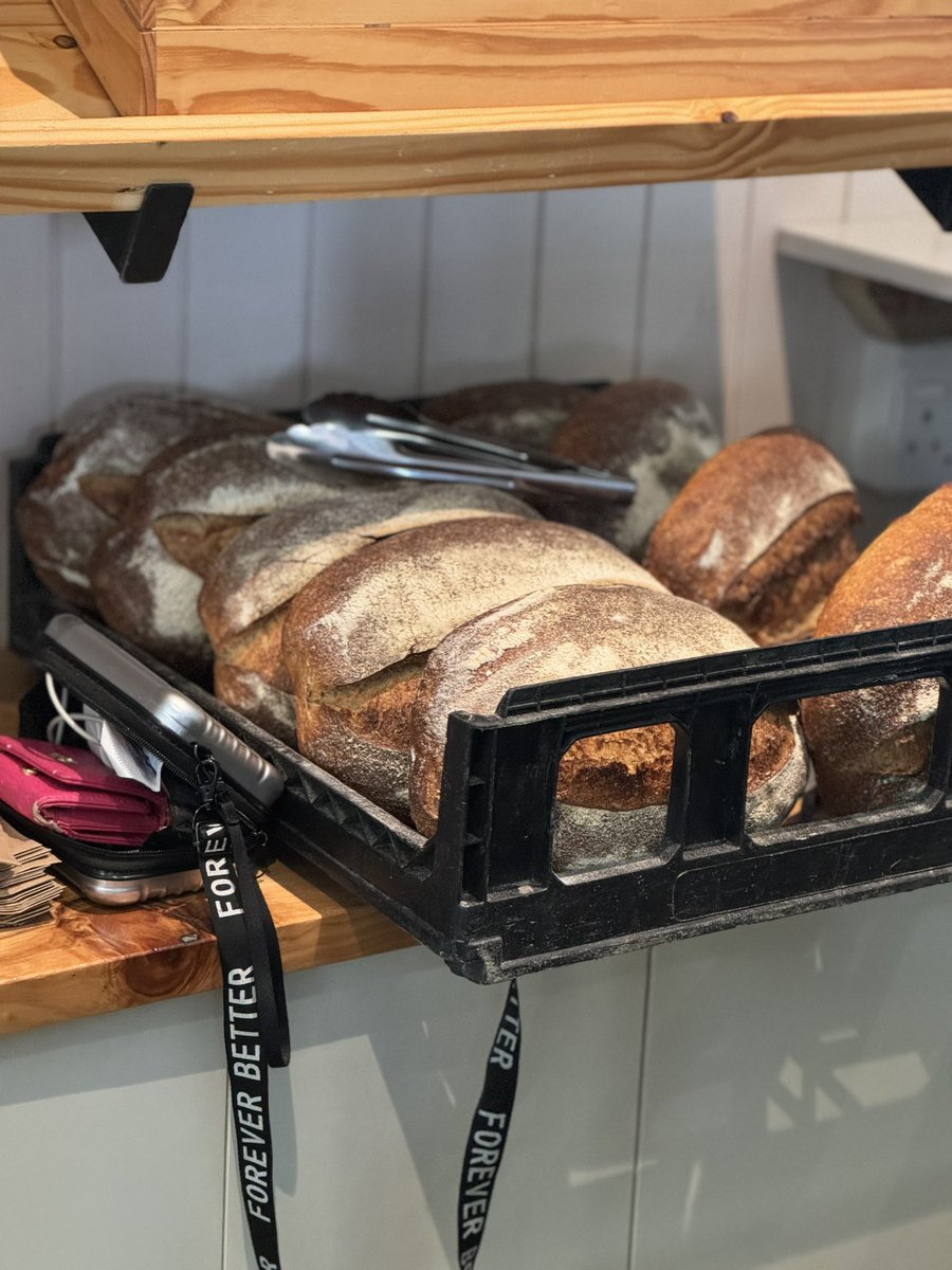 There is something quite special about picking up a freshly baked bread from a local community bakery - I even had to wait for it to come out of the oven after my run this morning ☀️- #southyeaster #houtbay - fortunately they also serve great coffee !