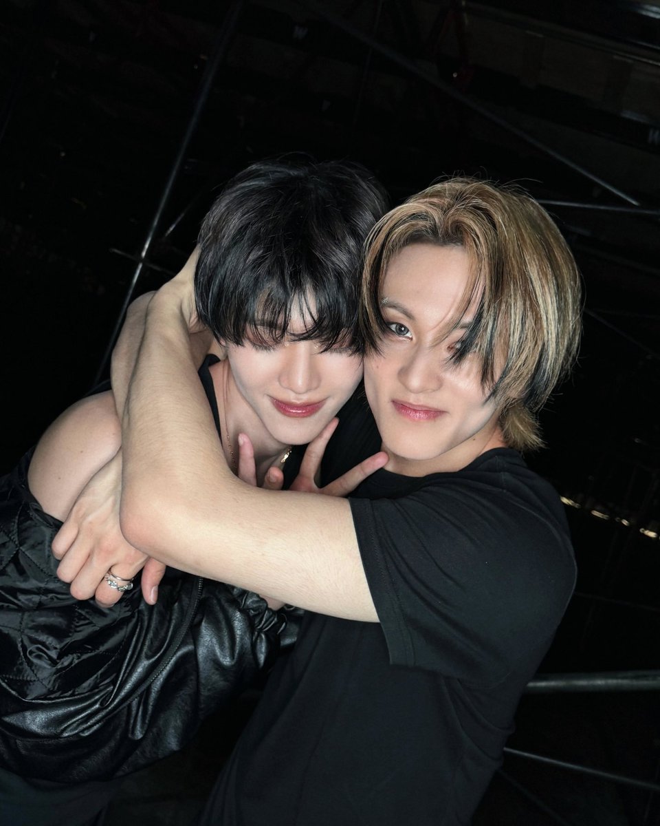 “it’s fun to give love to jaemin, because i can feel that he likes it when he receives love, so as a person who feels good about giving it to him, i’ll continue to give him lots of love.” — mark lee, 2023